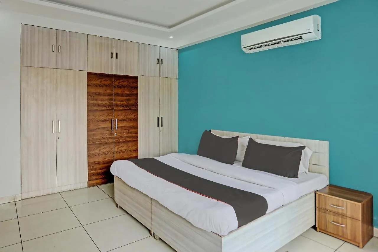 Oyo Flagship Hotel Medanta Star Lb Residency Unitech 구르가온