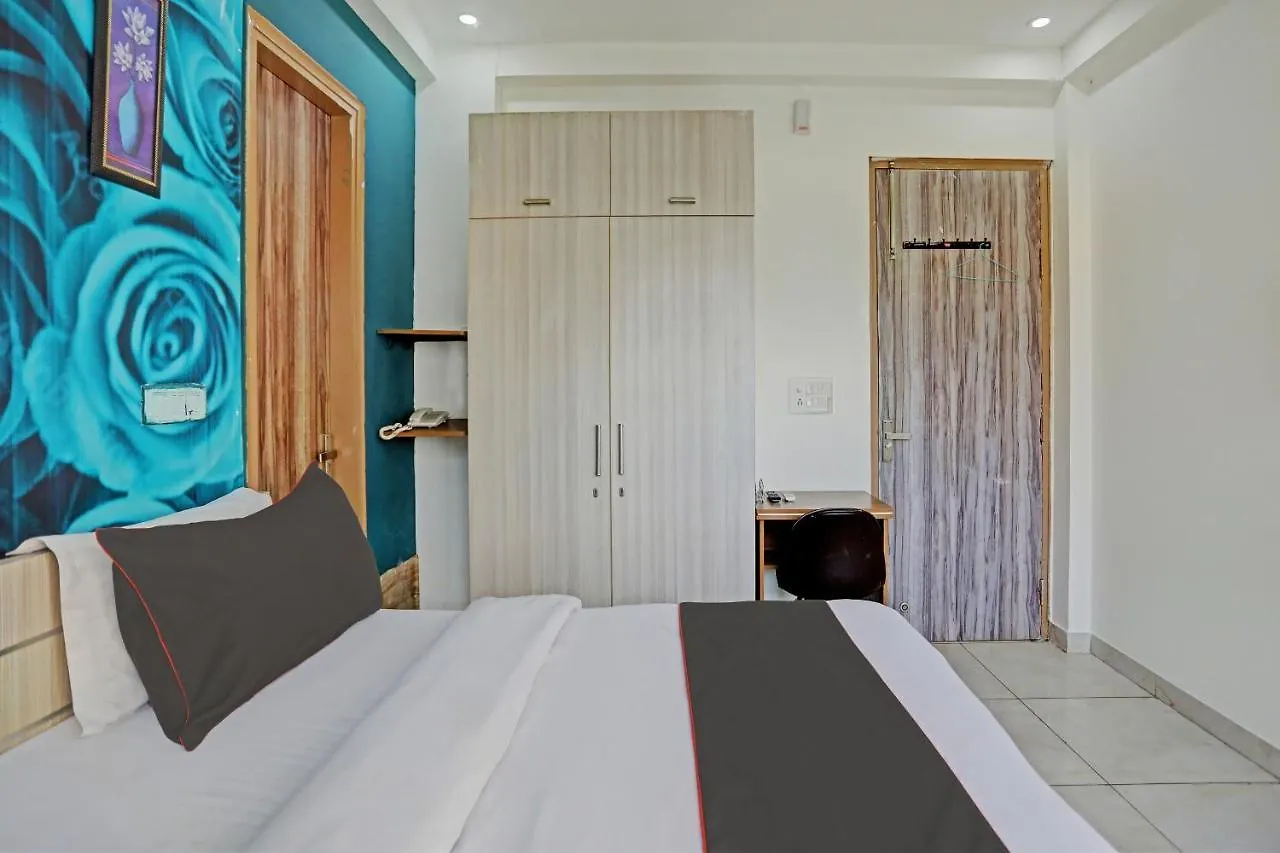 Oyo Flagship Hotel Medanta Star Lb Residency Unitech 구르가온