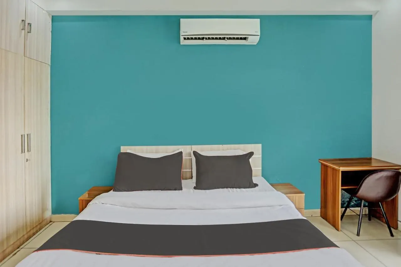 Oyo Flagship Hotel Medanta Star Lb Residency Unitech 구르가온 3*,