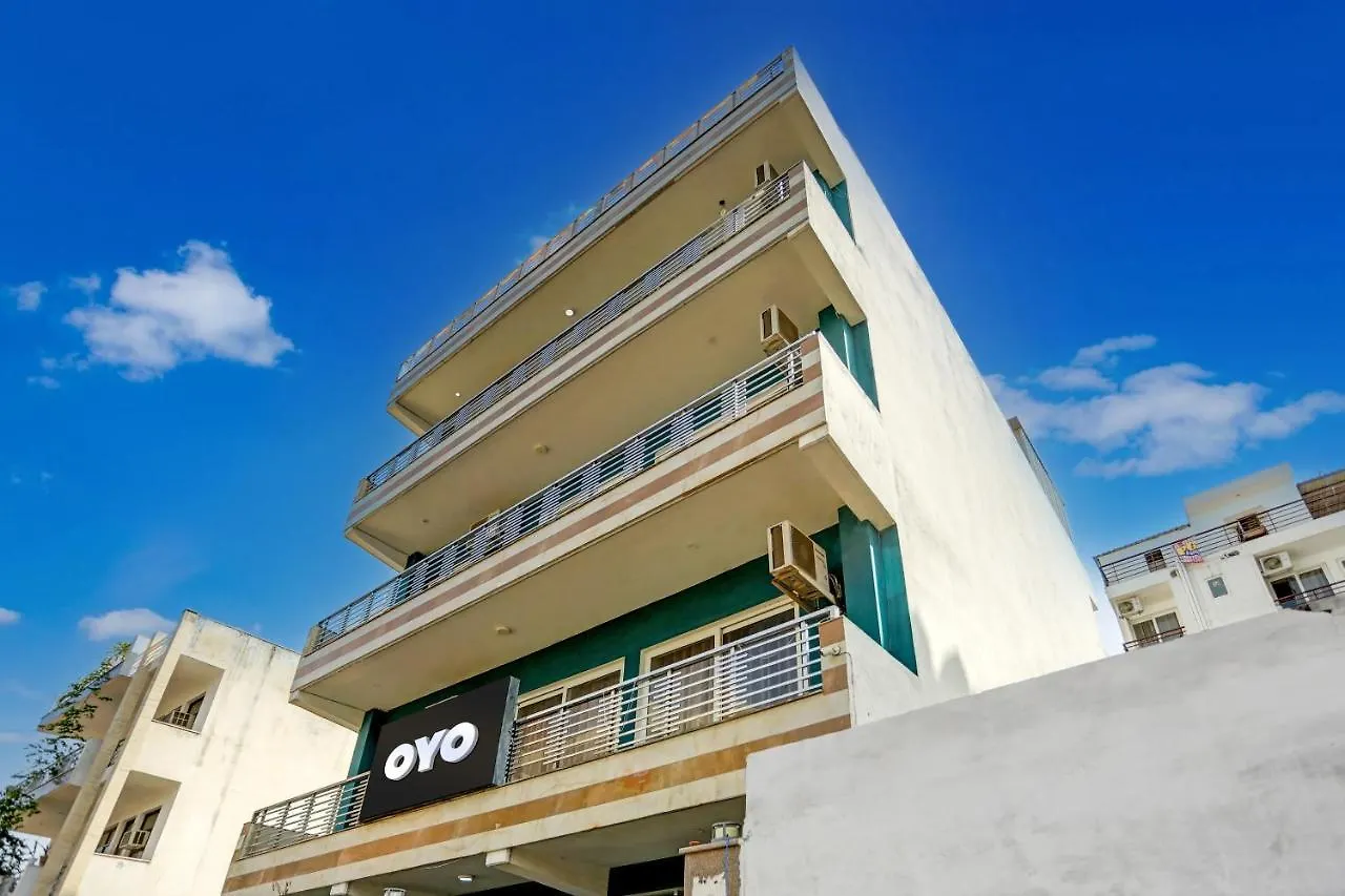 Oyo Flagship Hotel Medanta Star Lb Residency Unitech 구르가온 3*,  인도